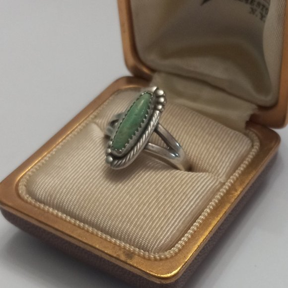 Vintage Bell Trading Post Sterling Silver and Turquoise Ring - Picture 2 of 8
